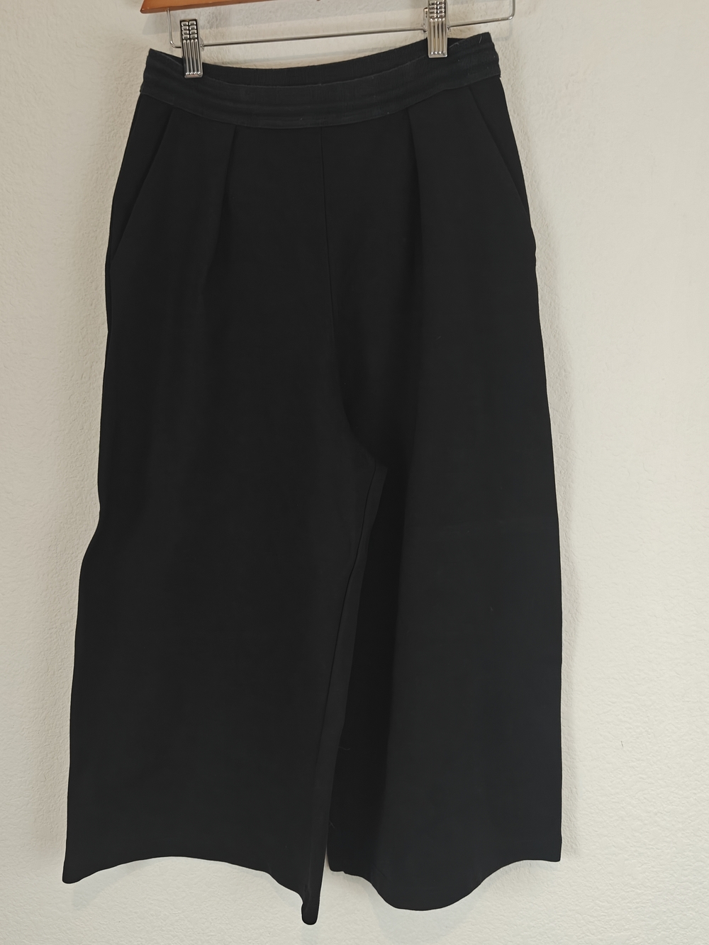 Diesel XS Ultra Wide Leg Cropped Pants Chic Flowy Culottes | Elastic Waist Black - Picture 2 of 16